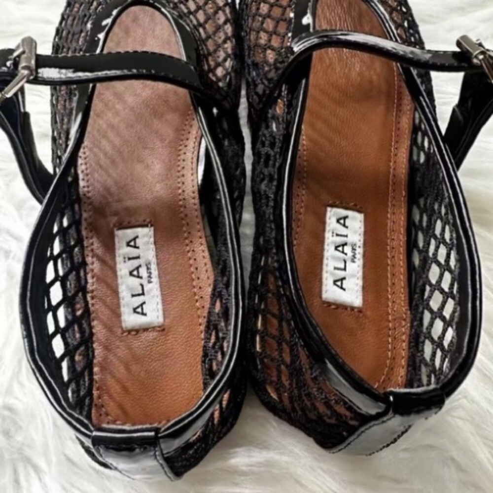 Rare Alaïa Mesh Hollow Flats – Fashion Week Inspiration - Picture 3 of 5